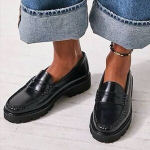 G.H. Bass Whitney Super Lug Weejun Loafers in Black